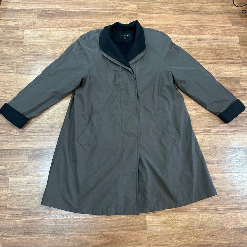 Gallery Trench Coat Beige Black | Size Medium